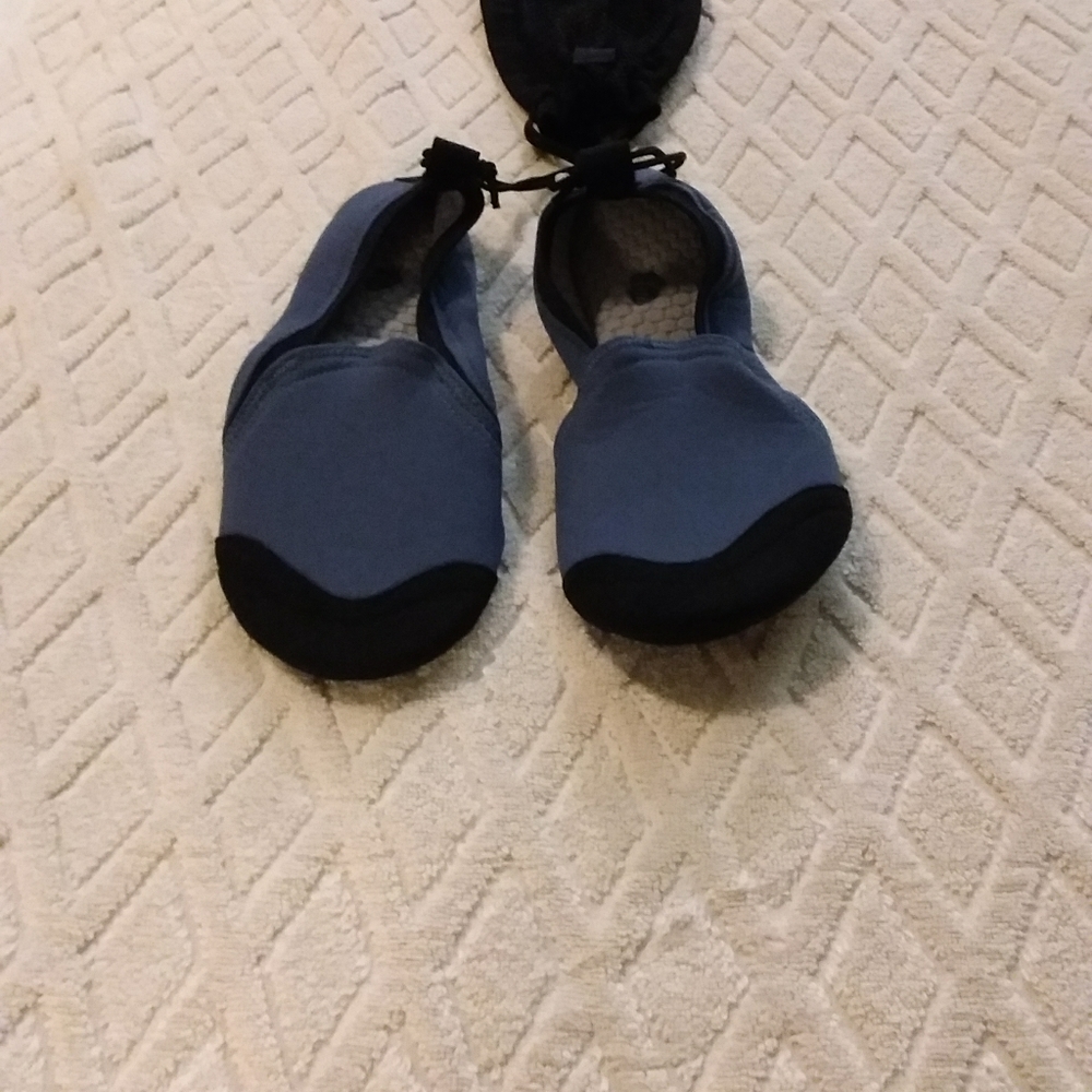 ⬇️Acorn foldable slippers with bag-NWOT